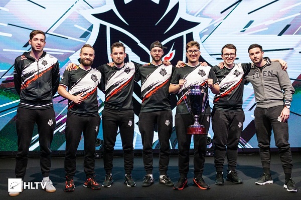 替补席的冷 替补席的冷